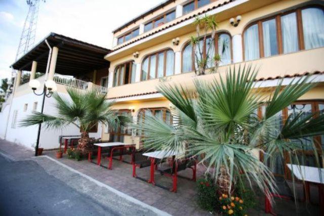 Hotel All'Antico Pozzo Barcellona Pozzo di Gotto Exterior foto